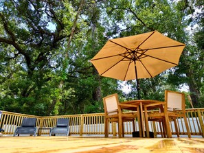 Outdoor dining - Charming 3BR Home with Pool near Weeki Wachee (Brooksville)