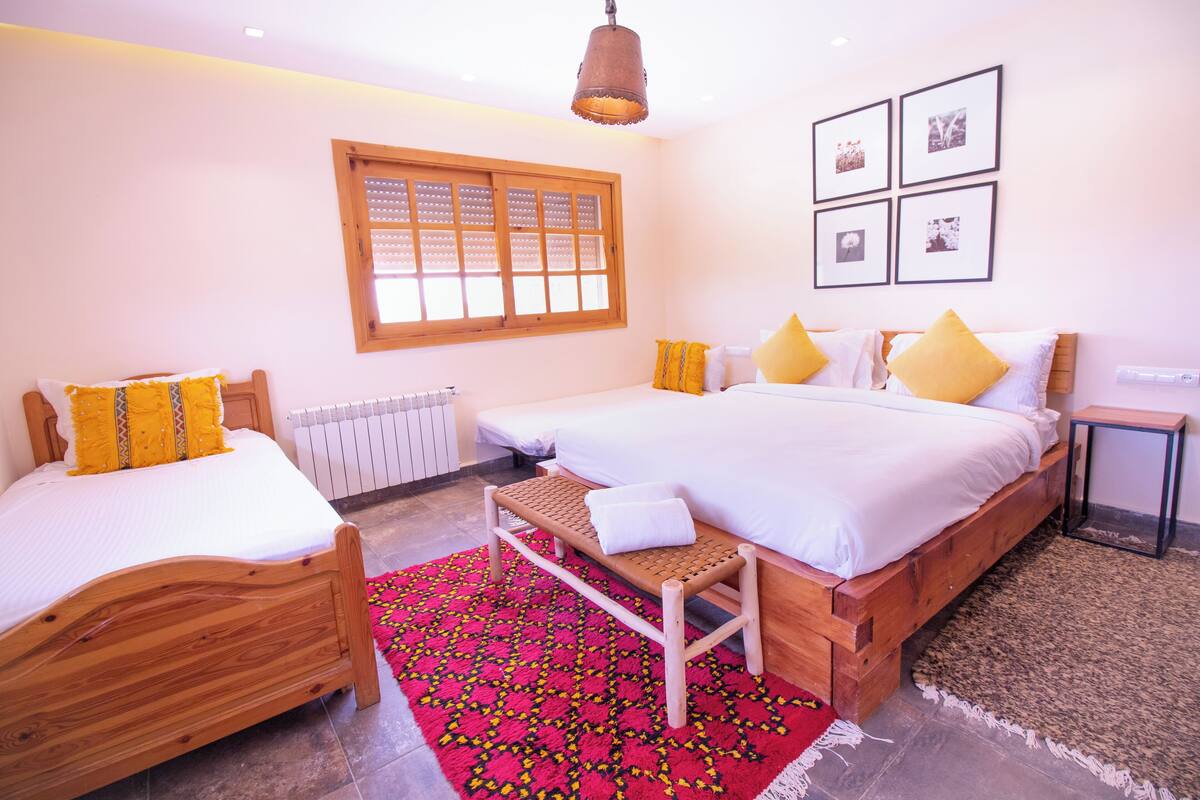 Superior Quadruple Room, 1 Bedroom, Private Bathroom | Soundproofing, iron/ironing board, WiFi (free)