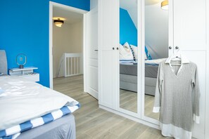 3 slaapkamers, een strijkplank/strijkijzer, reisbedje, gratis wifi