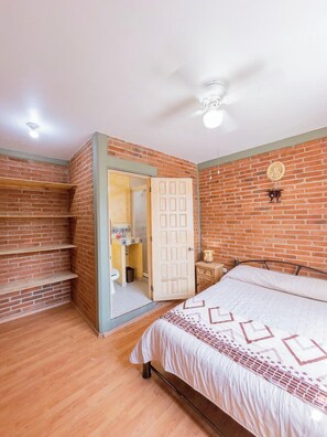 3 bedrooms, blackout curtains, free WiFi - New Family House. Pool & BBQ Area (Yautepec)