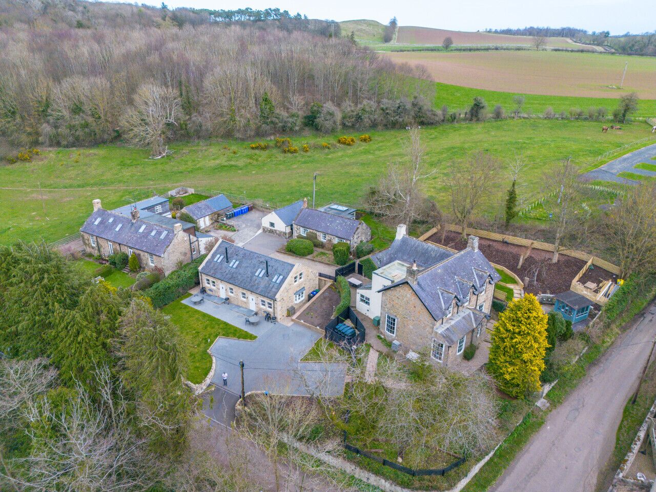 المنشأة من الخارج