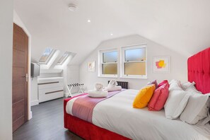 2 bedrooms, iron/ironing board, travel cot, free WiFi