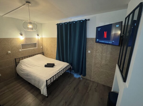 1 bedroom, desk, iron/ironing board, WiFi - Loft Melun Centre (Melun)