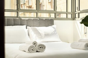 Casa, balcón, vistas al jardín | 2 dormitorios, tabla de planchar con plancha, wifi gratis y ropa de cama