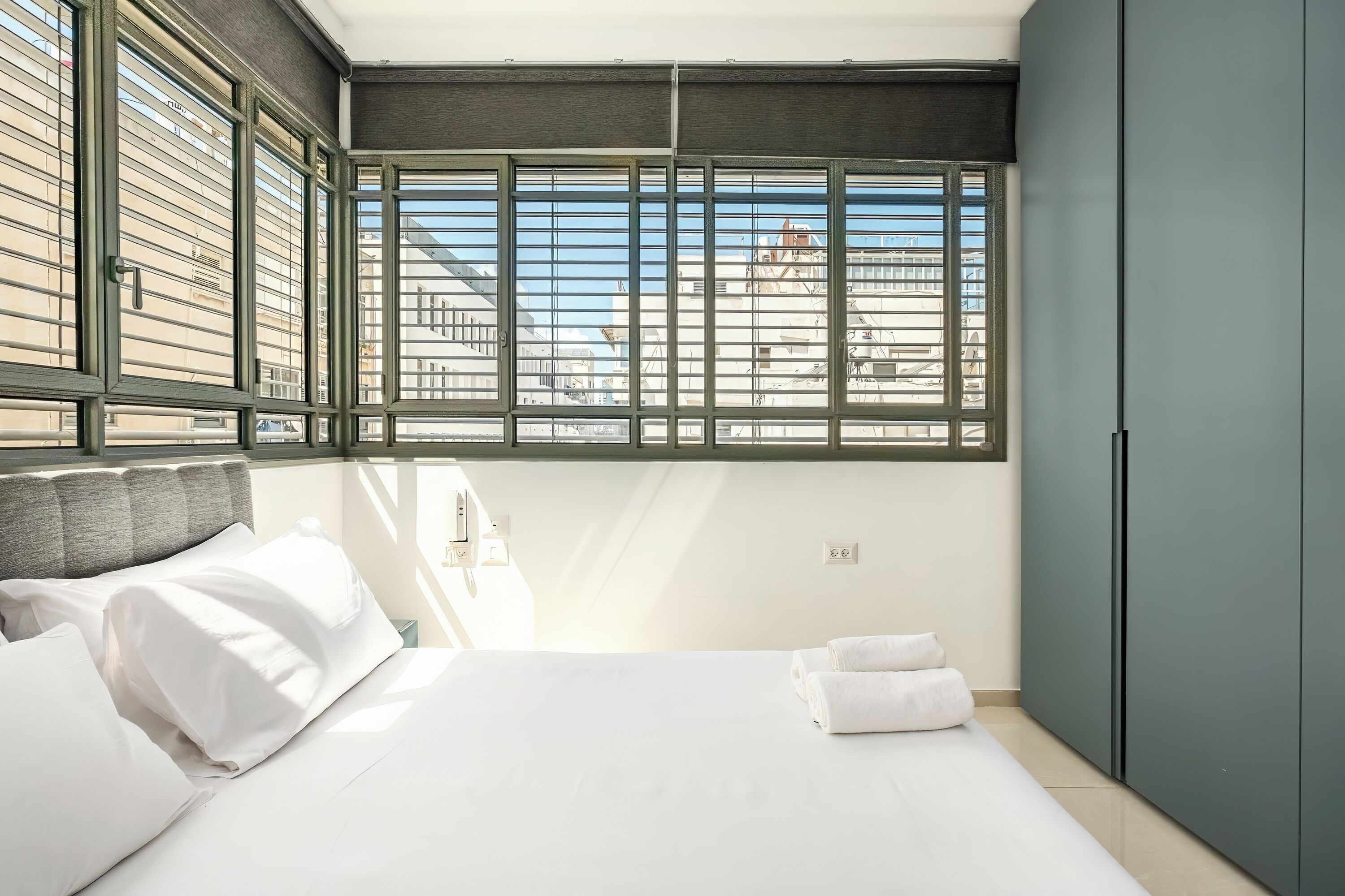 Ferienhaus, Balkon, Gartenblick