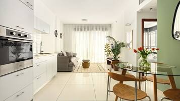 House, Balcony, Garden View | Private kitchen | Espresso maker, coffee/tea maker, electric kettle, toaster