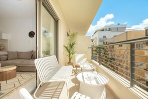Σπίτι, Μπαλκόνι, Θέα στον Κήπο | Μπαλκόνι