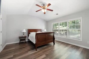 3 habitaciones, tabla de planchar con plancha y wifi gratis
