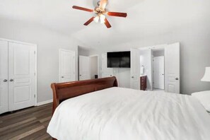 3 bedrooms, iron/ironing board, free WiFi, bed sheets