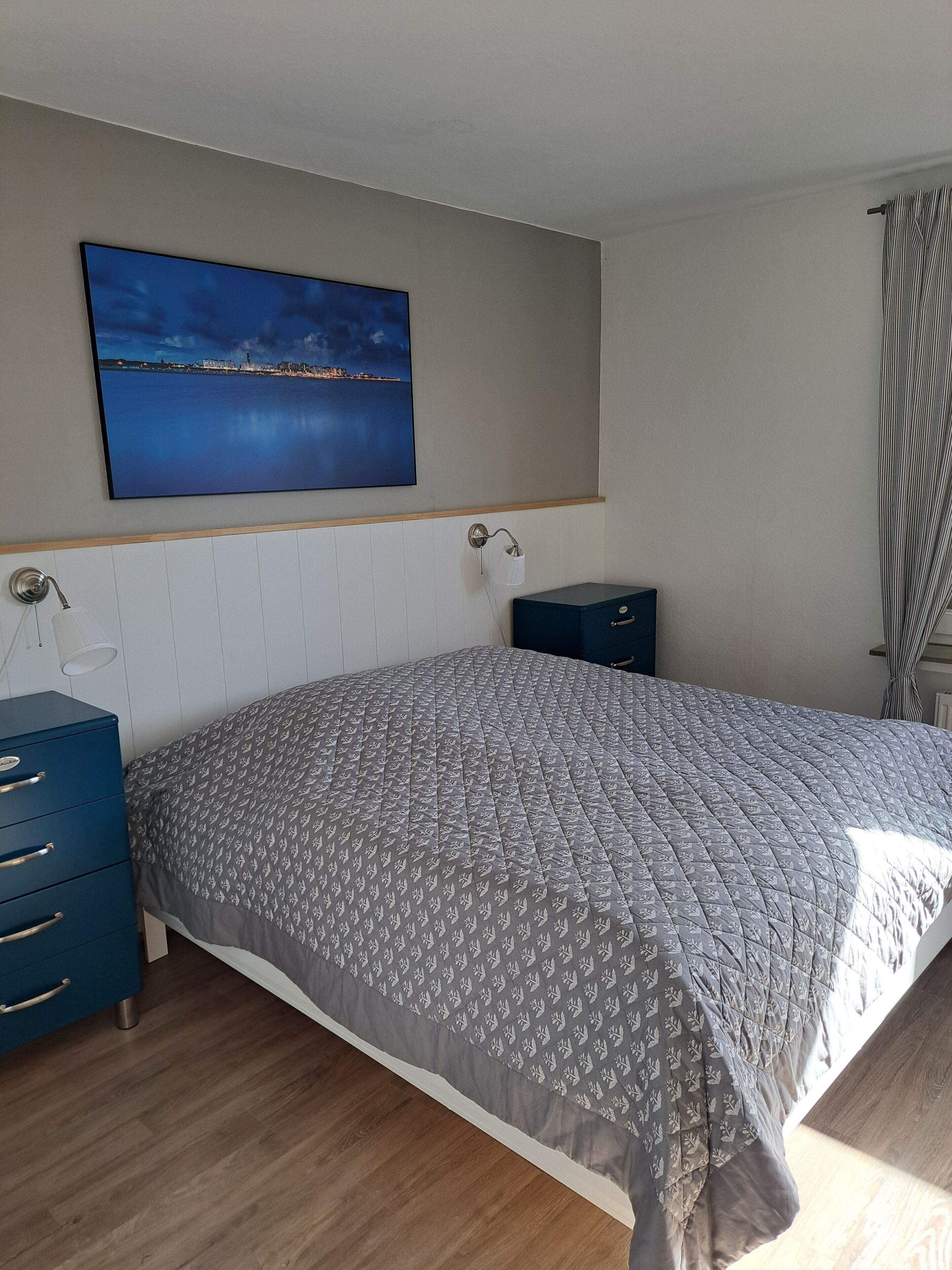 2 makuuhuonetta, työpöytä, silitysrauta/-lauta, ilmainen Wi-Fi