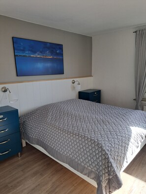 2 bedrooms, desk, iron/ironing board, free WiFi - Im Zentrum Gelegene, gut Ausgestattete Ferienwohnung für 4 Personen (Borkum)