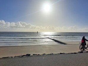 Beach - Im Zentrum Gelegene, gut Ausgestattete Ferienwohnung für 4 Personen (Borkum)