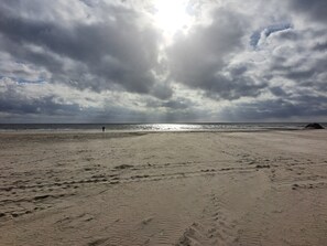 Beach - Im Zentrum Gelegene, gut Ausgestattete Ferienwohnung für 4 Personen (Borkum)