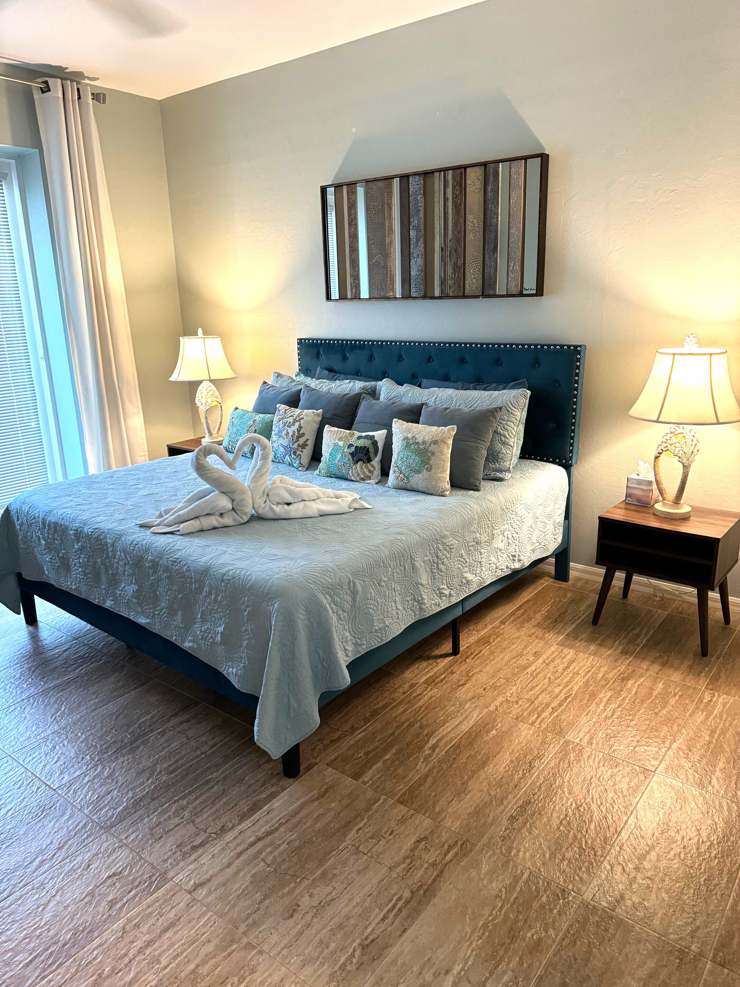 Regatta Value! Coastal contemporary 3 BR condo with amazing waterfront views!