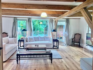 Smart TV, fireplace, ping pong - Fachwerk Feriencottage NEU Saniert in 2024 Nähe Nemitzer Heide und Gartower See (Trebel)