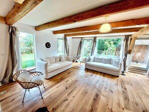 Smart TV, fireplace, ping pong - Fachwerk Feriencottage NEU Saniert in 2024 Nähe Nemitzer Heide und Gartower See (Trebel)