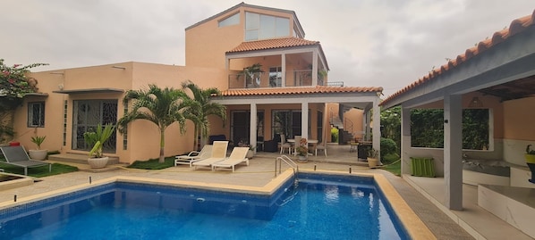 Outdoor pool, a heated pool