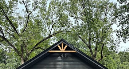 Griffen Mill Properties Cabin #8 by Waterfall in Salem Al with WiFi, AC