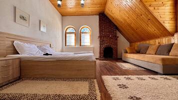 1 bedroom, desk, free WiFi, bed sheets