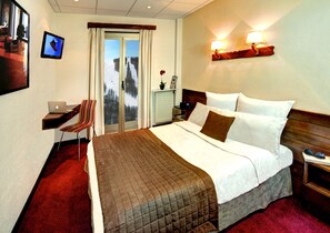 Individually decorated, individually furnished, free WiFi, bed sheets - Hotel Las Donnas (Saint-Etienne-de-Tinee)