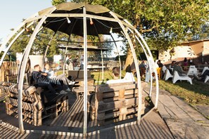 Bar (on property) - Hostel Klimkaffee Oudenburg (Oudenburg)