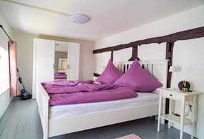 3 bedrooms, WiFi, bed sheets - Ferienhaus "shiva" - Bauernhaus mit Charme (Meinerzhagen)