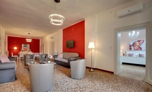Apartment | 4 bedrooms - Accademia Opera Deluxe by Wonderful Italy (Venice)