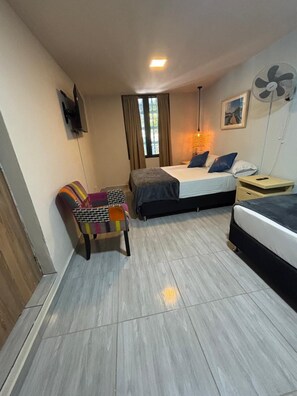 บ้านคอมฟอร์ท | ตู้นิรภัยในห้องพัก, เตารีด/โต๊ะรีดผ้า, Wi-Fi ฟรี, ผ้าปูที่นอน