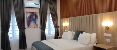 2 室のベッドルーム、アイロン / アイロン台、WiFi、ベッドシーツ