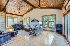 Smart TV - Rocky Mountain Retreat - Hot Tub and EPIC views! (Rollinsville)