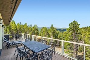 Outdoor dining - Rocky Mountain Retreat - Hot Tub and EPIC views! (Rollinsville)