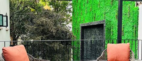 Premier studio suite, uitzicht op binnenplaats | Terras