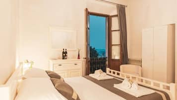 Minibar, wifi gratis y ropa de cama
