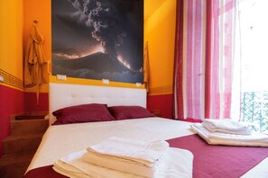 Desk, laptop workspace, blackout curtains, free WiFi - La Casa di LùAle e Zoe (Naples)
