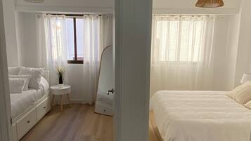 4 slaapkamers, een strijkplank/strijkijzer, wifi, beddengoed