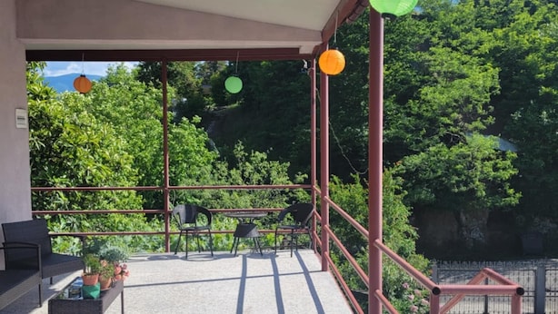 Unclassified image, 1 of 6, button - guest house TSVARA (Vani)