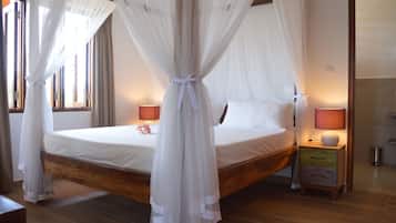 Apartment, Sea View | 1 bedroom, in-room safe, WiFi (free)