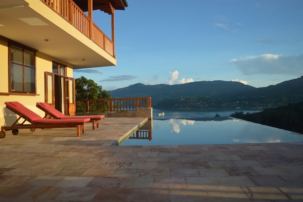 Leilighet, bassengutsikt | 1 soverom, safe på rommet og wi-fi (inkludert)