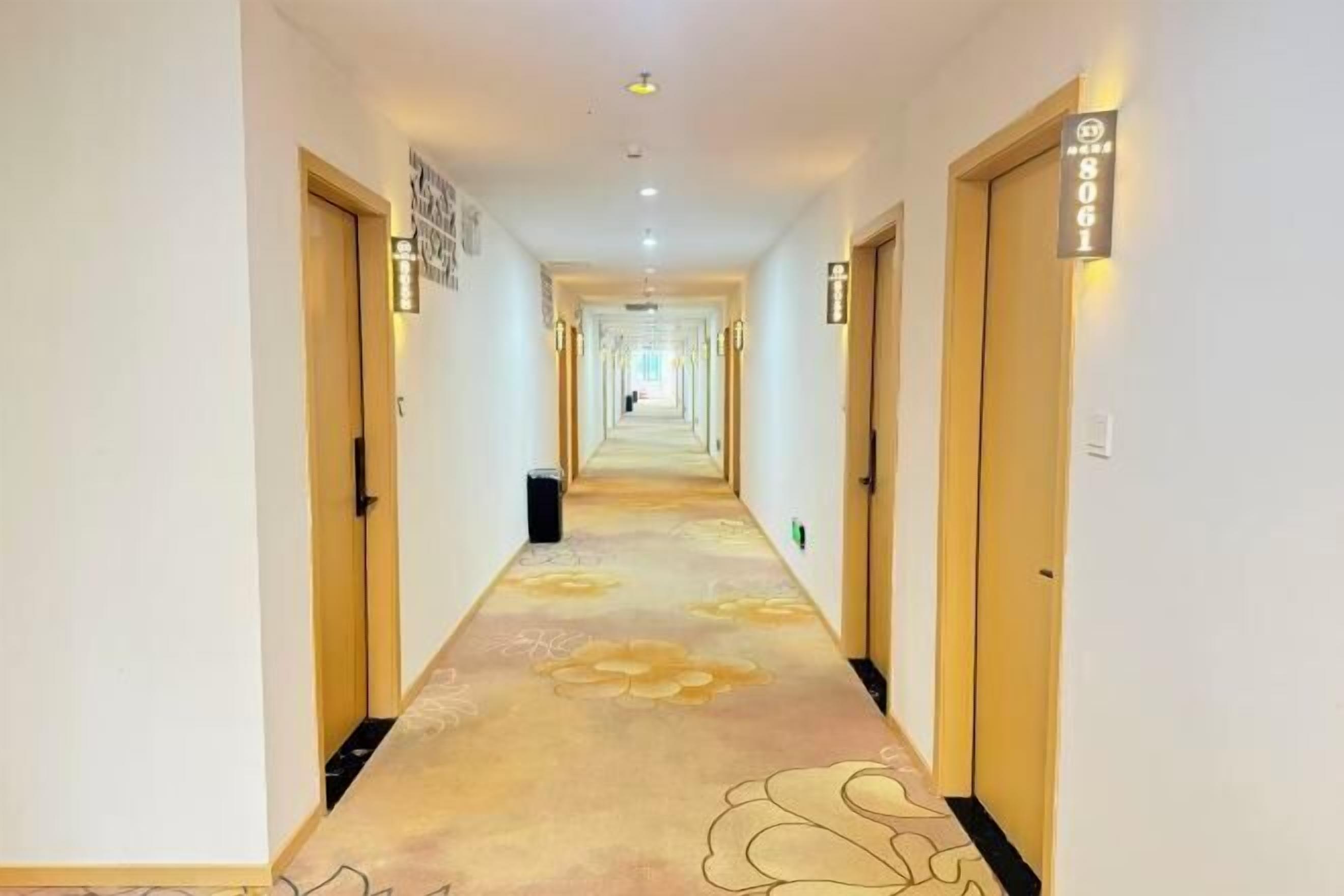 المنشأة من الداخل