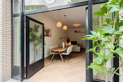 Stylish apartment next to the Amstel river -unit C