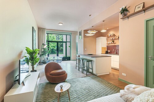 Stylish apartment next to the Amstel river -Unit B