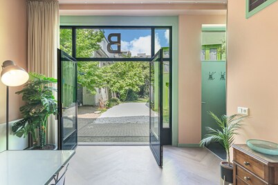 Stylish apartment next to the Amstel river -Unit B