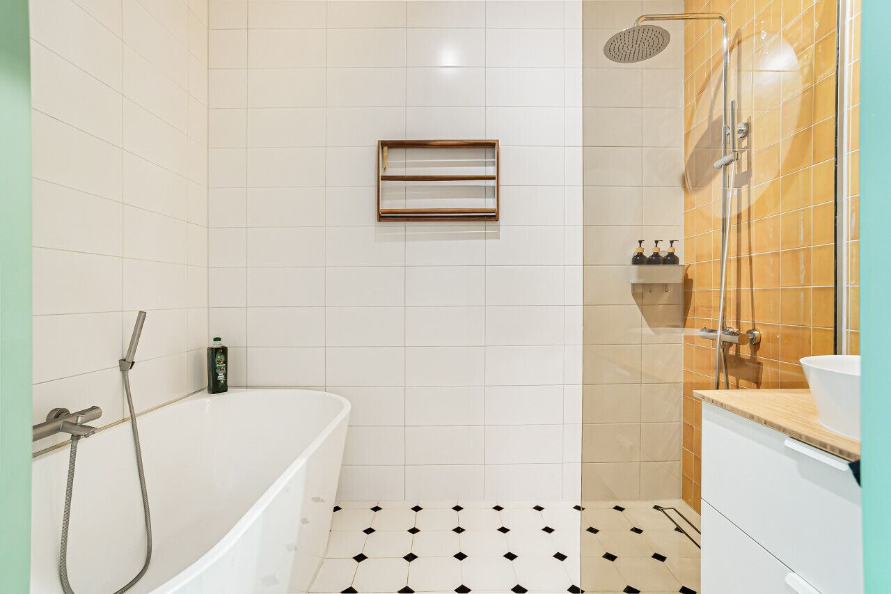 Hair dryer, towels, toilet paper