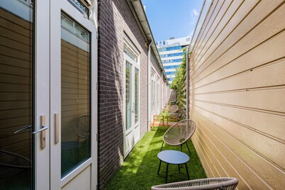 Stylish Apartment Next to the Amstel River- Unit D