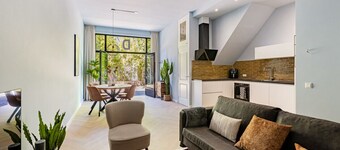 Stylish Apartment Next to the Amstel River- Unit D