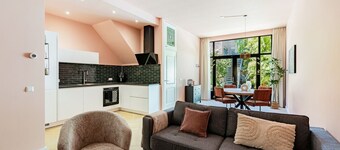 Stylish apartment next to the Amstel river- Unit F