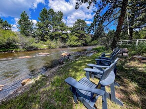 Property grounds - Premiere riverfront property - Sleeps 10 people, Close to town! (Estes Park)