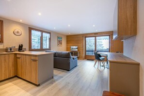 Interior - 200m from ski slopes, 1st floor, view ski slopes, balcony, tv, ski locker, 49m², La Clusaz (La Clusaz)