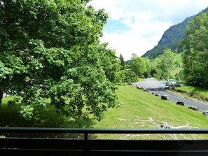 Property grounds - 1st floor, view ski slopes, balcony, tv, ski locker, 49m², La Clusaz (La Clusaz)