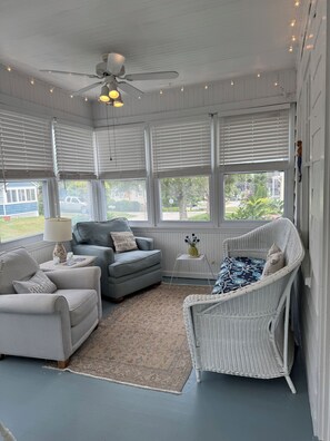 Smart TV, videojuegos, reproductor de DVD y libros